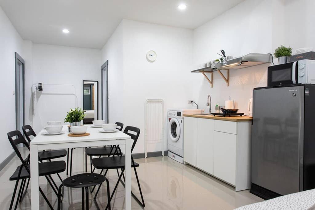 P1 Silom Pan Large Room Full Kitchen Wifi 4-6Pax Bangkok Zewnętrze zdjęcie