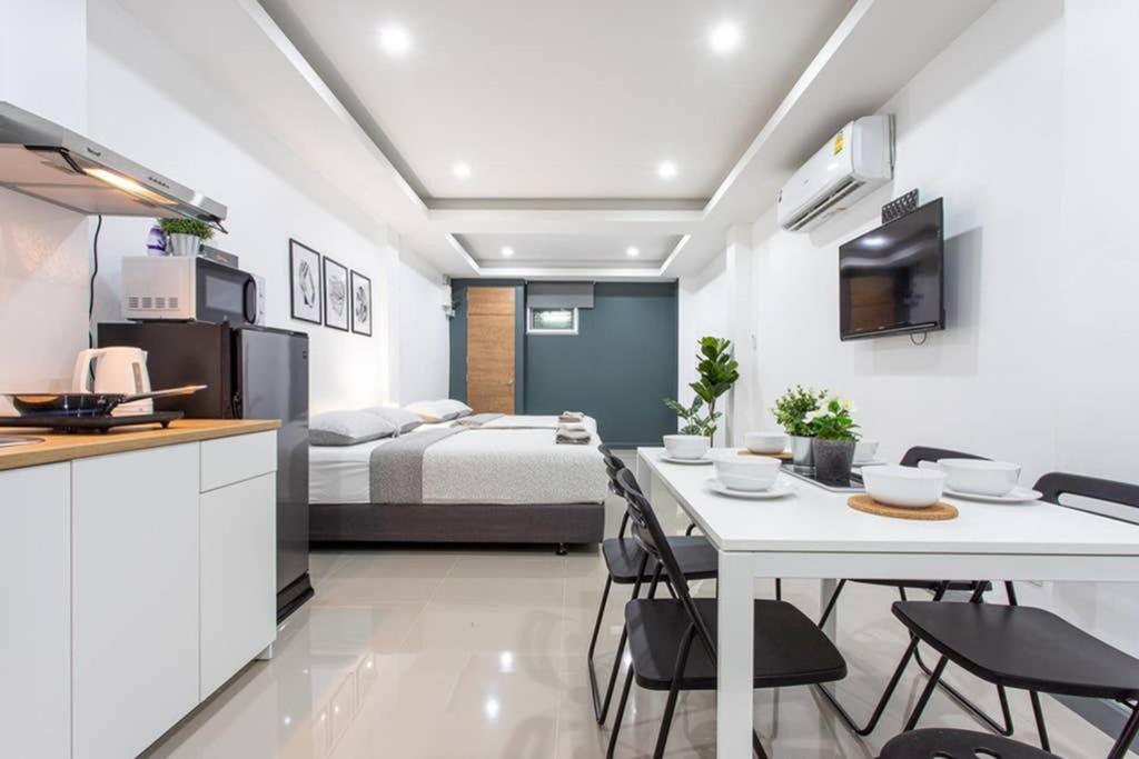 P1 Silom Pan Large Room Full Kitchen Wifi 4-6Pax Bangkok Zewnętrze zdjęcie